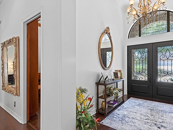 3rd image of 218 POST OAK WAY