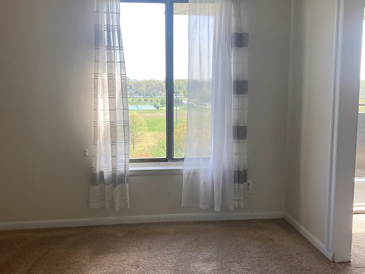 1 bed, 785 sqft, $1,950 — Photo 3