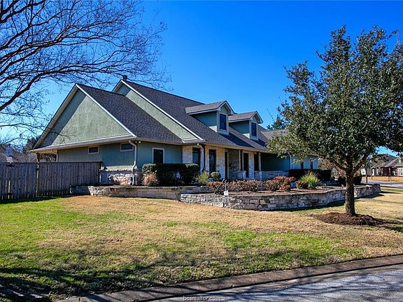 2nd image of 212 Cecilia Ct