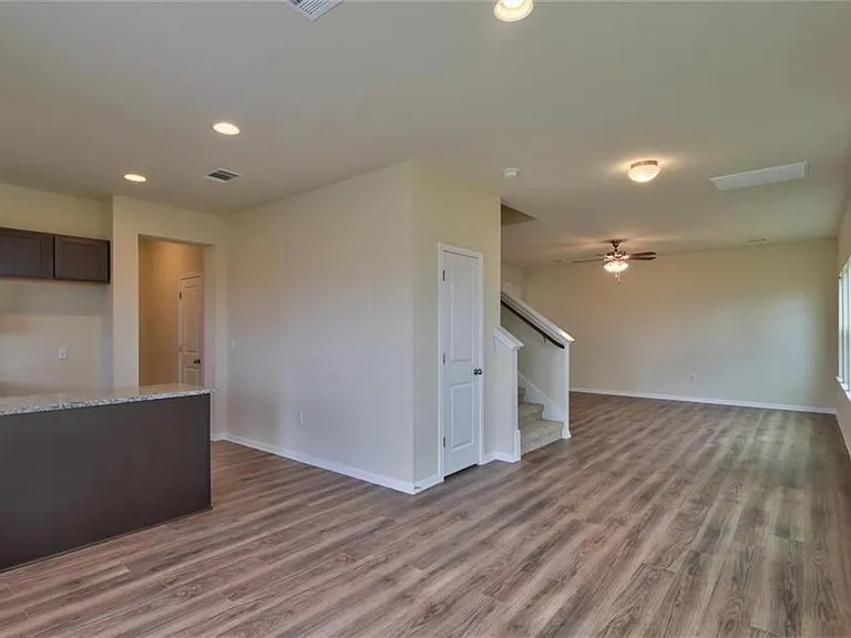10324 Bankhead Dr — Photo 10