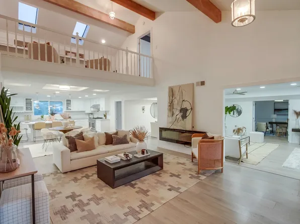 1046 Salem St, Vista, CA 92084