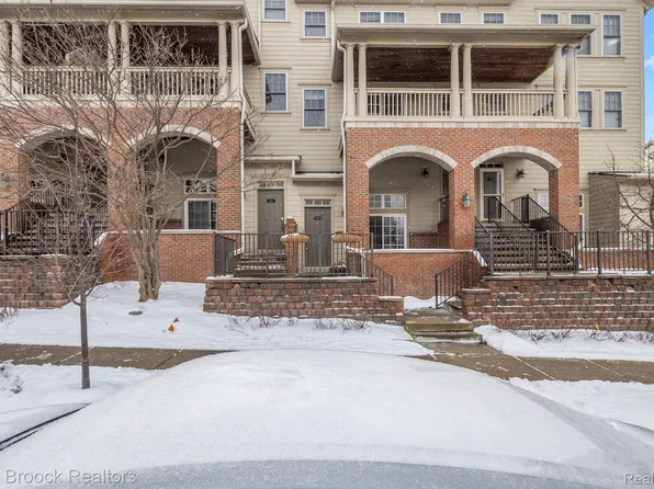 3916 Forester Blvd, Auburn Hills, MI 48326