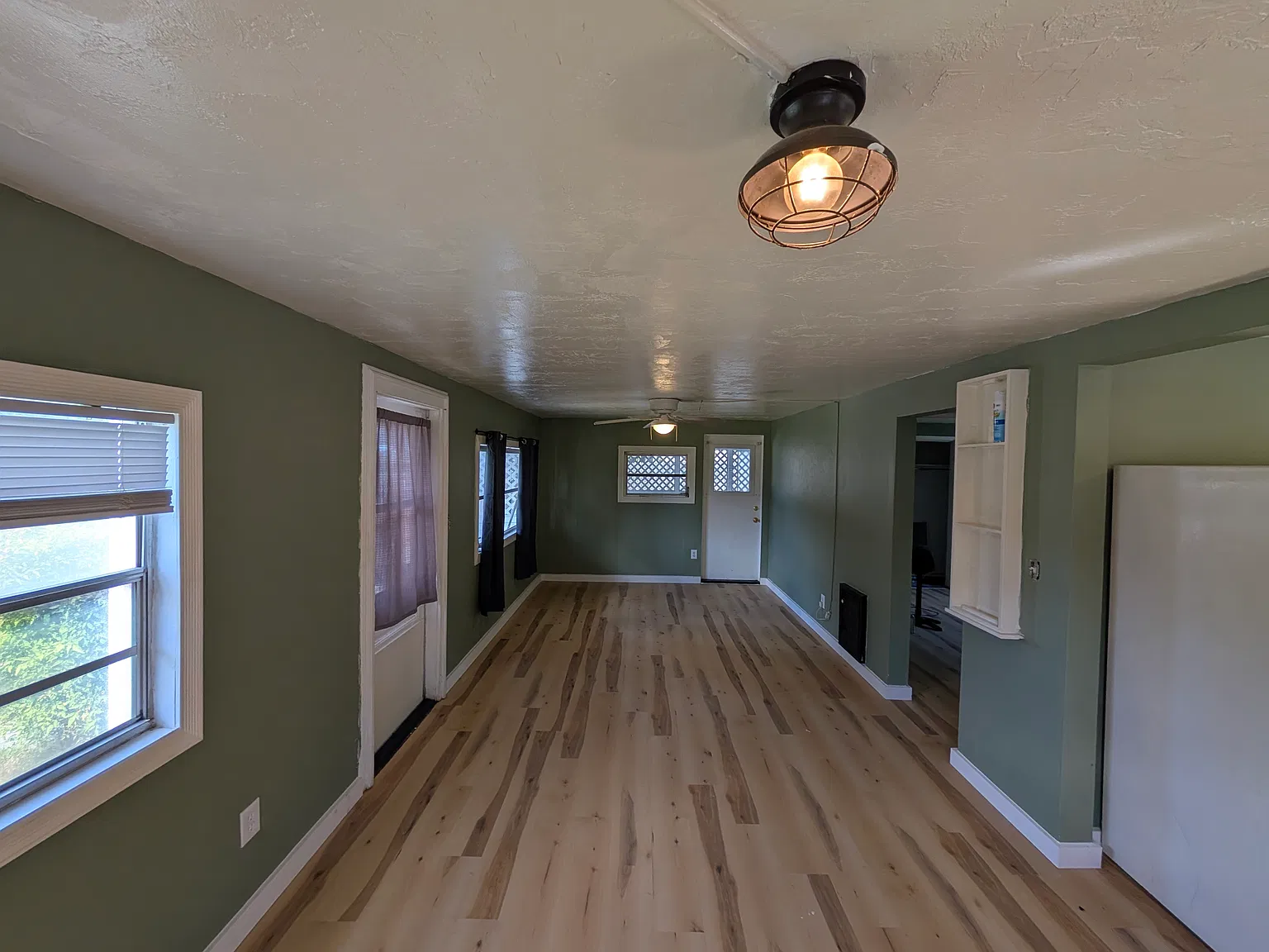 1 bed, 550 sqft, $1,050 — Photo 1