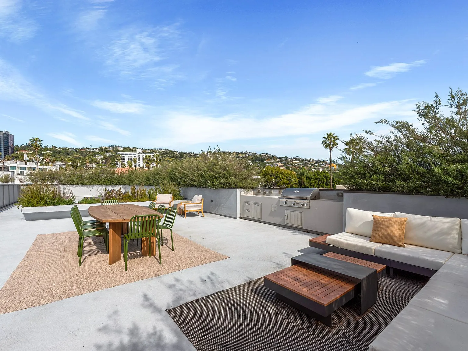 TALA Residences at 829 Larrabee Street — Photo 4