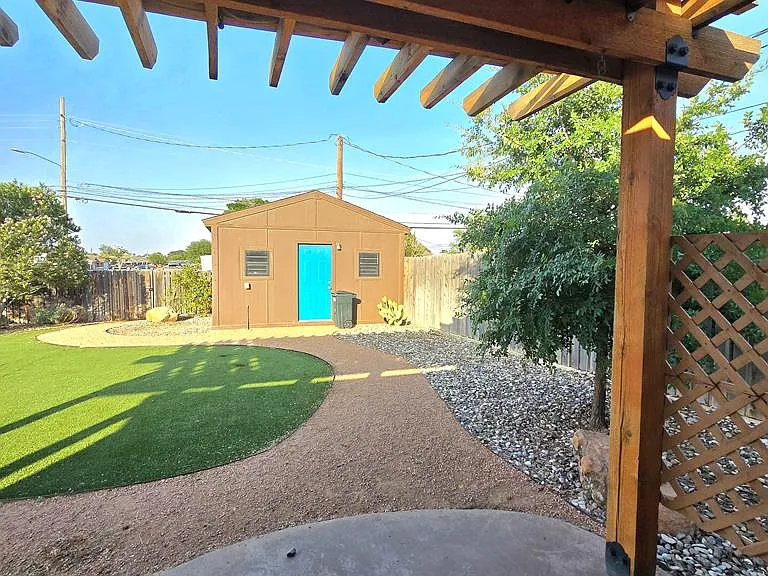 2602 N Pecos St #A — Photo 8