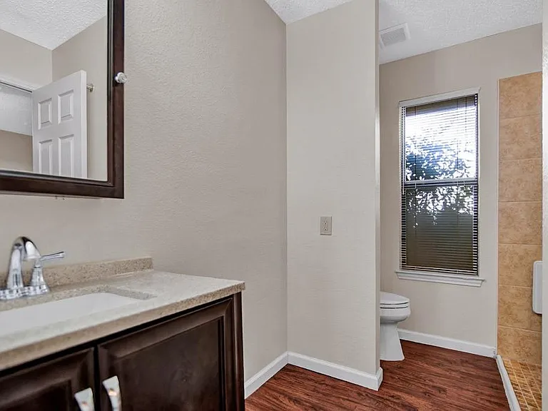 1101 Cresswell Dr — Photo 12