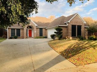 2836 Meade Dr, Grand Prairie, TX 75052