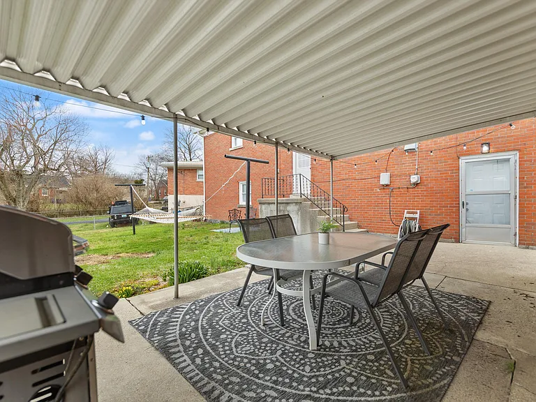 1706 Cameron Ct — Photo 45
