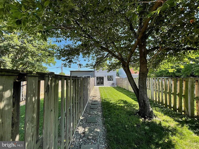 1622 Gales St NE — Photo 17