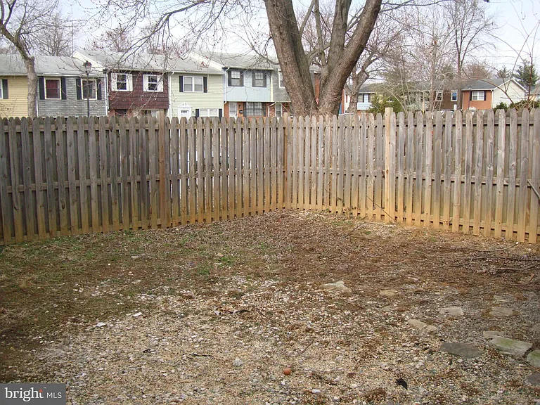 204 Cameron St — Photo 27