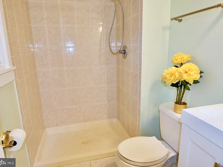 13831 Delaney Rd — Photo 24