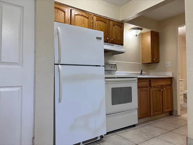 1 bed, 700 sqft, $900 — Photo 2