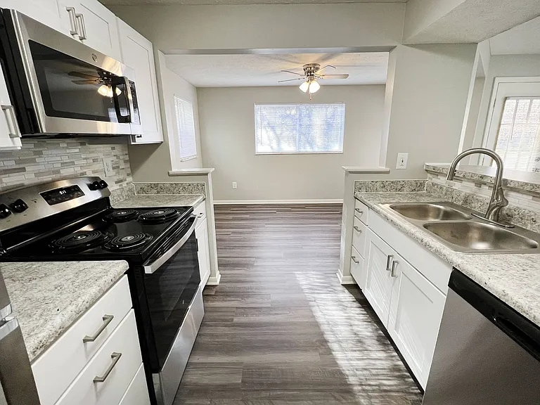 The Vinings Apartments — Photo 37