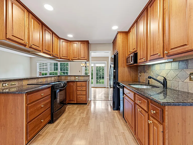 1432 Filene Ct — Photo 12