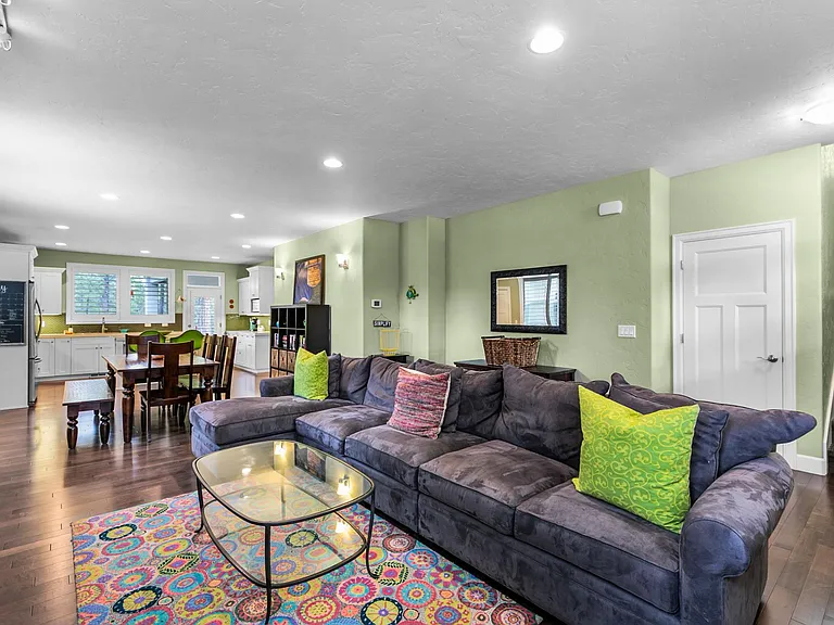 19178 Park Commons Dr — Photo 13