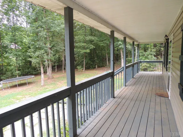 243 Village Ter, Concord, VA 24538