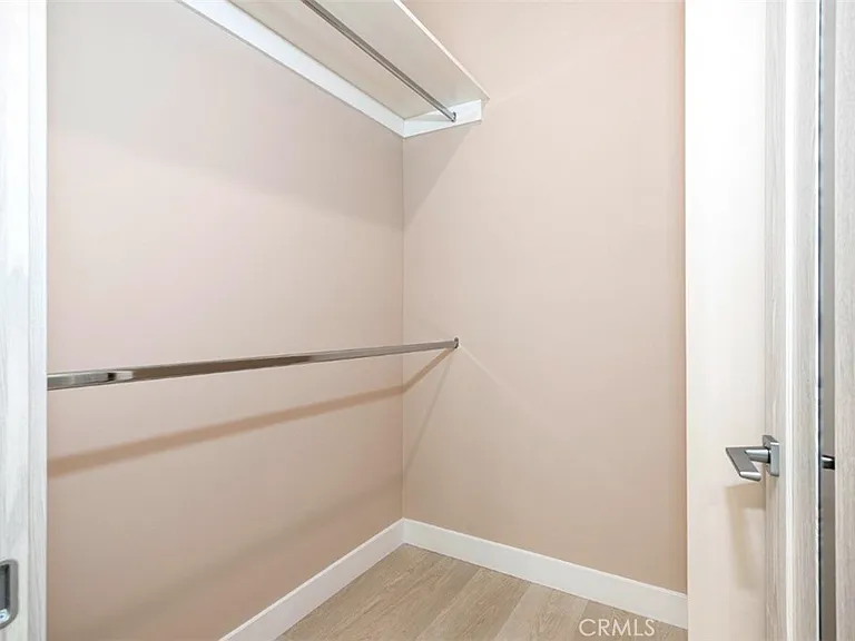 7446 Mammoth Ave — Photo 16
