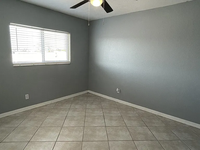 1602 SW 16th Ct — Photo 36
