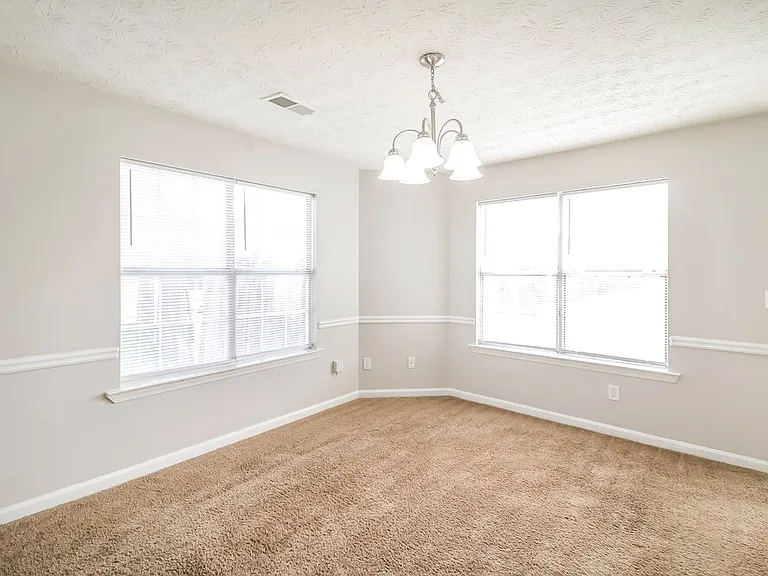 650 Compton Ln — Photo 9