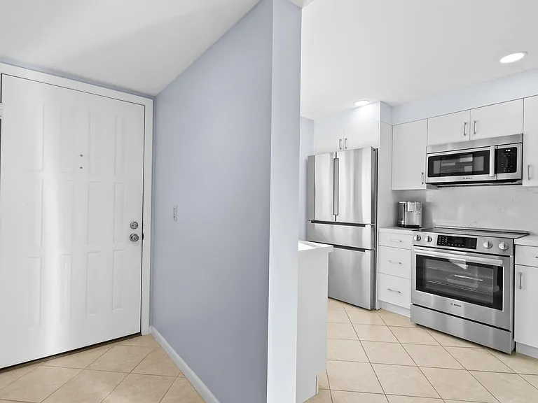 501 S Seas Dr #206 — Photo 5