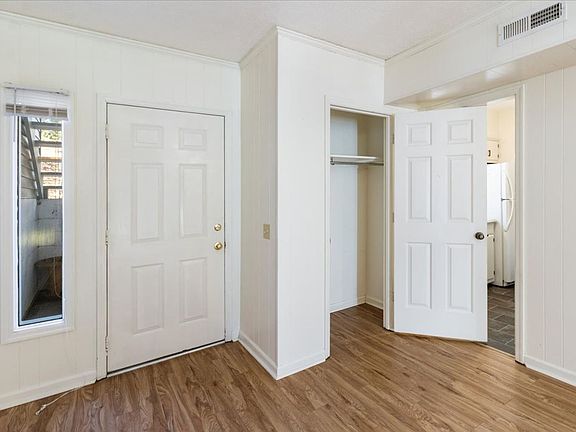 5th image of 14 Woodstone Dr APT 20