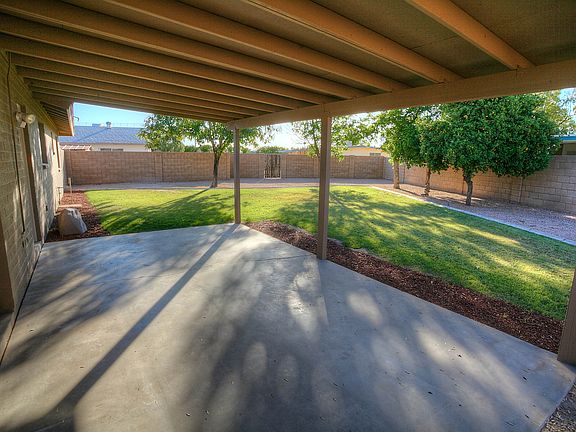2nd image of 1922 E Balboa Dr
