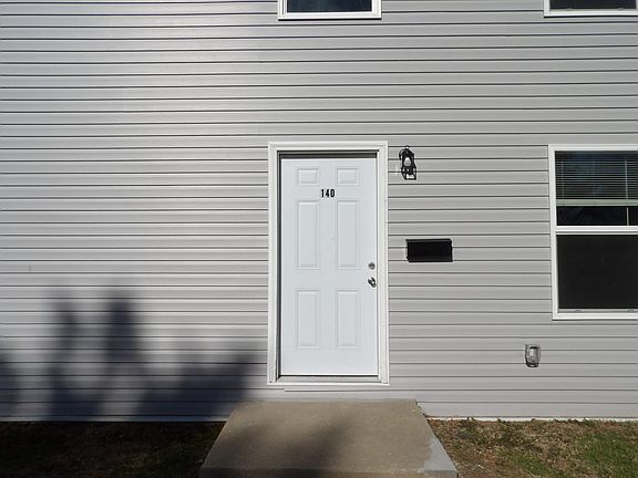 3rd image of 140 Thistlewood Ave