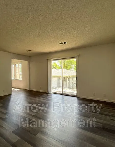 424 N 4th St #4 — Photo 2