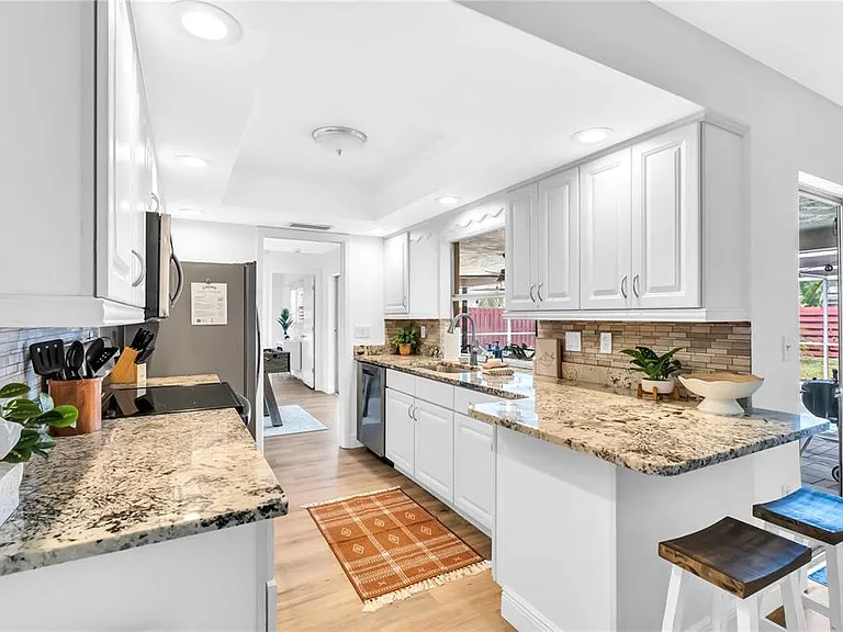 2921 Captiva Dr — Photo 19