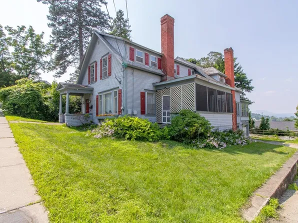 122 Pleasant Street, Newport City, VT 05855