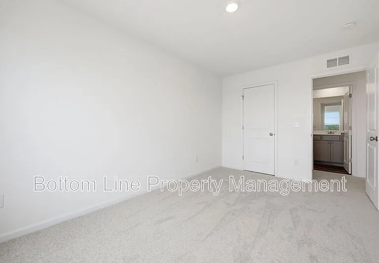 27 Broward Ln — Photo 16