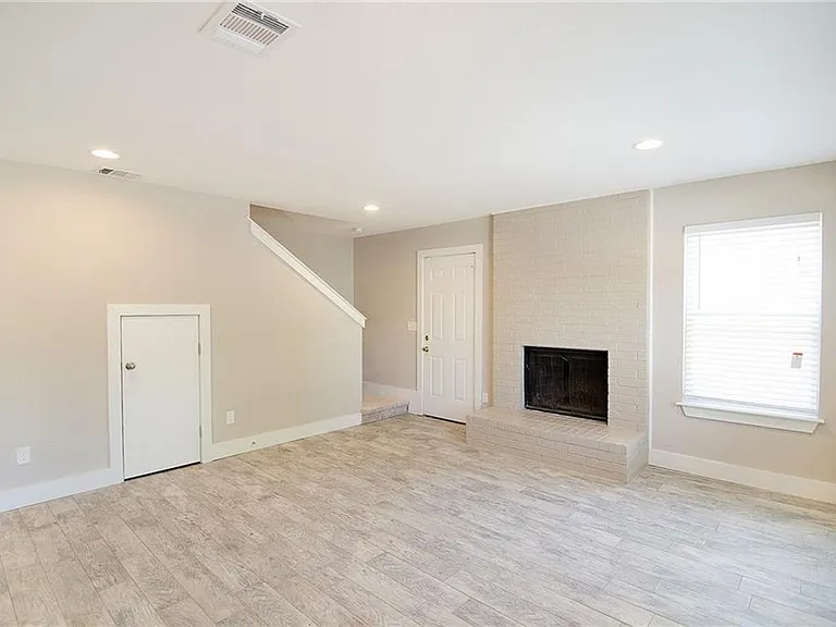 11901 Alpheus Ave #B — Photo 9