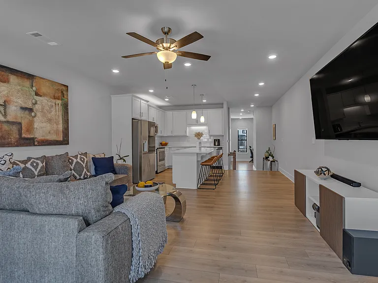2030 Main St NW #204 — Photo 9