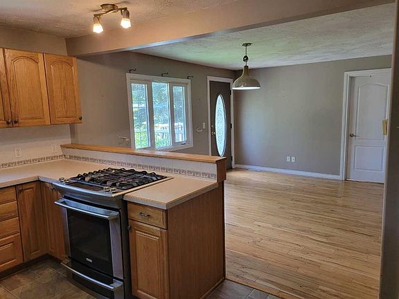 3rd image of 108 N 2nd Ave W