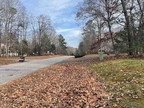 Exterior Neighborhood (street photo)