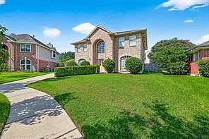 4 bed, 2.5 bath, 2466 sqft, $2,700 — Photo 3