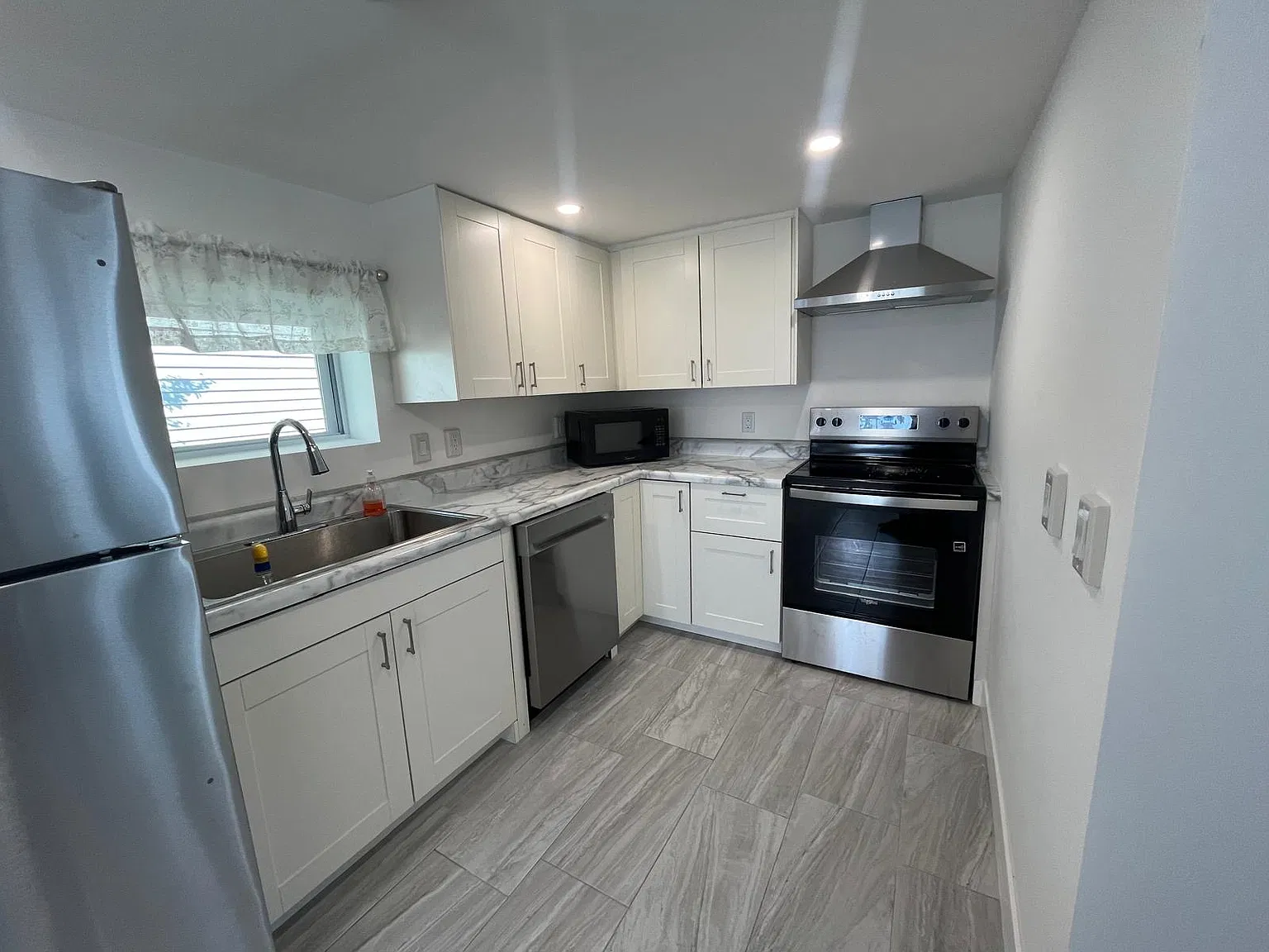 2 bed, 680 sqft, $1,500 — Photo 4