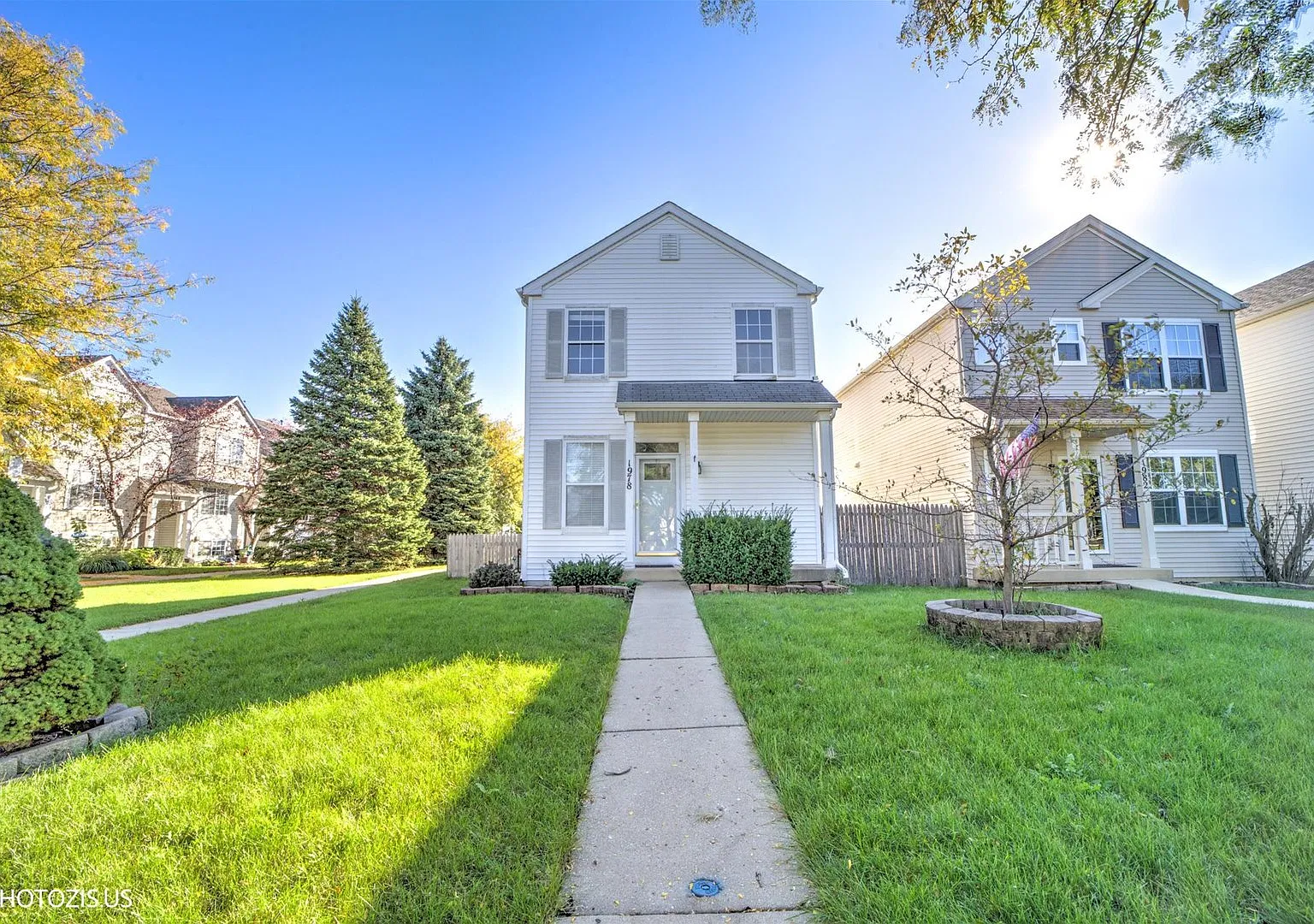 3 bed, 2.5 bath, 1860 sqft, $2,600 — Photo 2