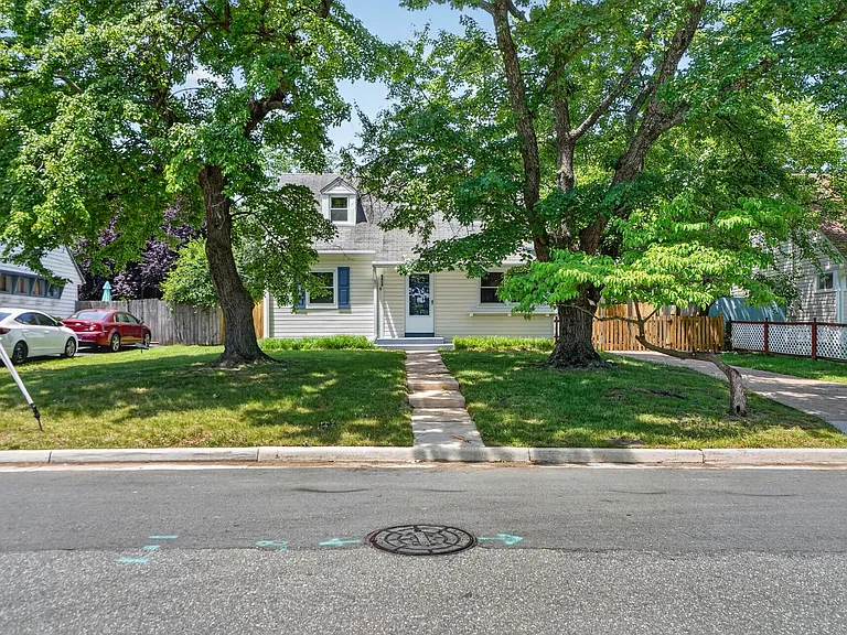6410 Cavalier Dr — Photo 37