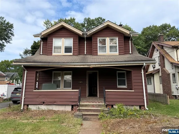 302 Roosevelt Square, Englewood, NJ 07631