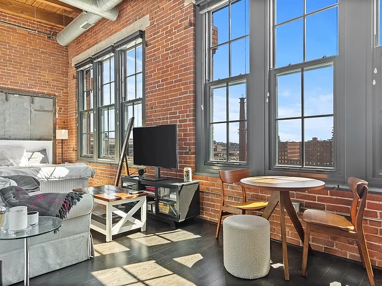 319 A St #510 — Photo 3