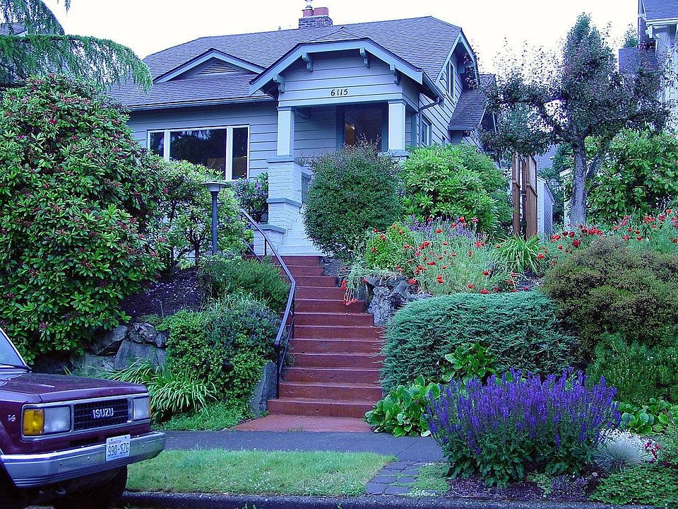 Beautiful home in quiet neighborhood