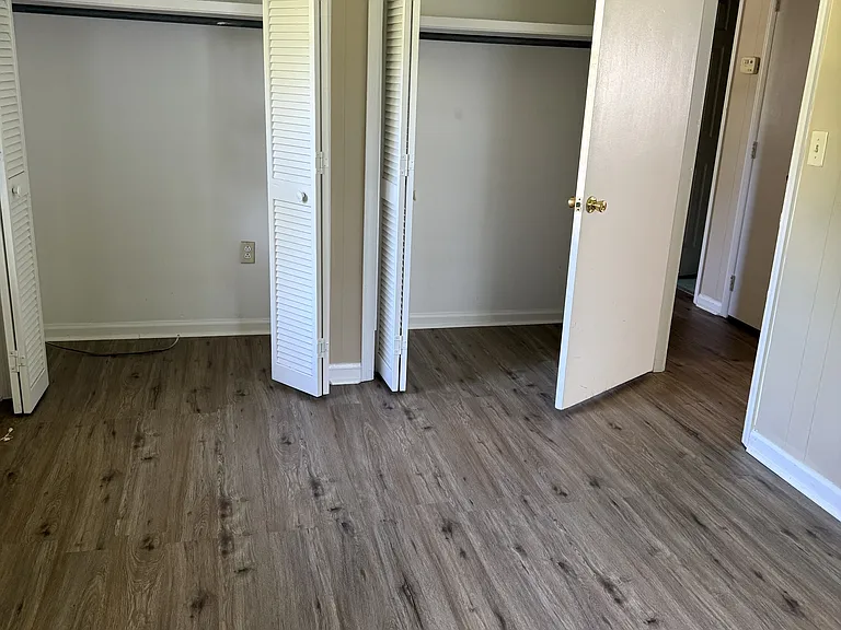 114 N Broad St — Photo 4