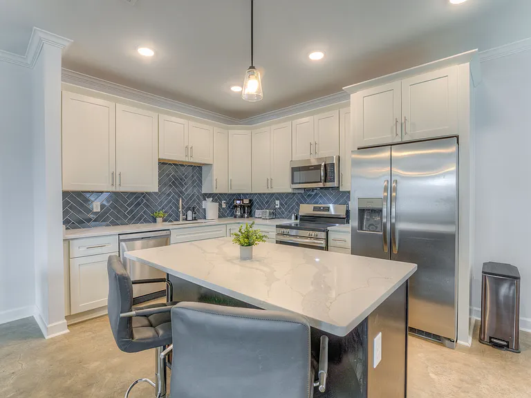 1030 Forrest Ave #1030 — Photo 8
