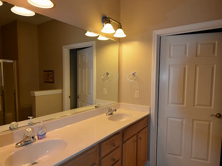 908 Resort Cir #703 — Photo 11