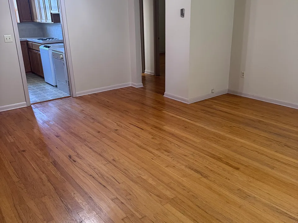 423 E 12th St #3