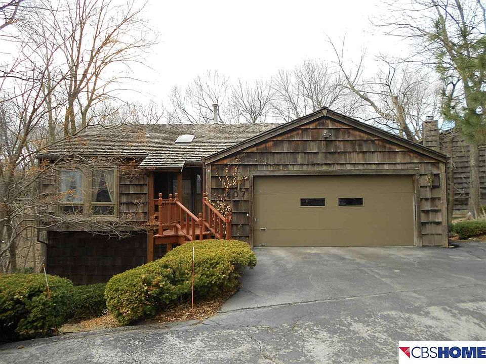 1st image of 207 Basswood Ct