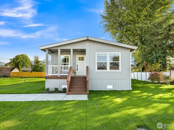 211 Harrison Street, Sumas, WA 98295