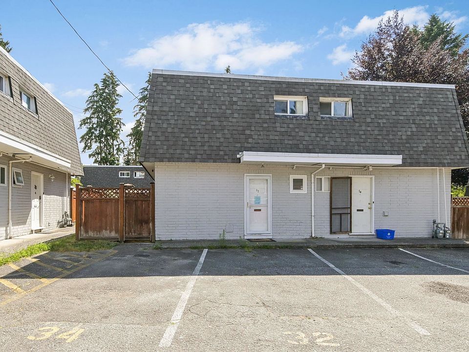 1st image of 21555 Dewdney Trunk Rd #32