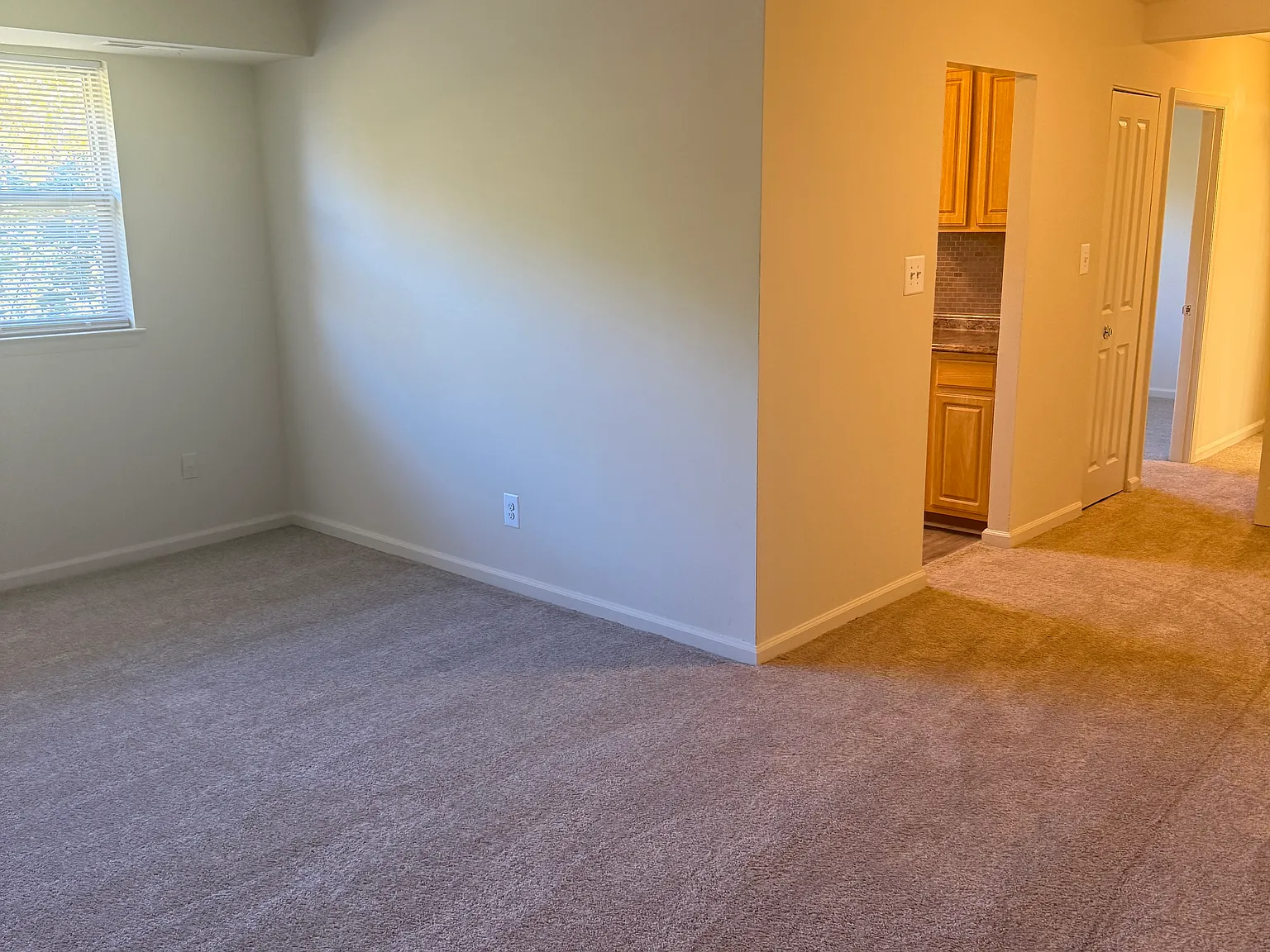 2 bed, 800 sqft, $1,219 — Photo 1